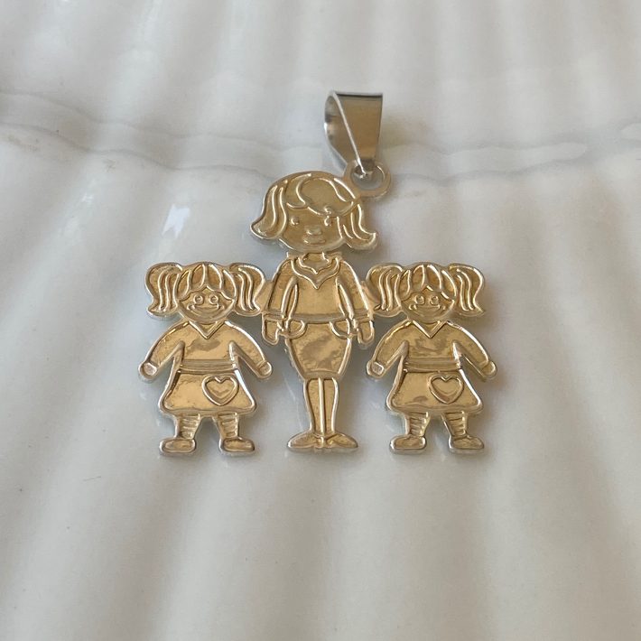 DIJE 2 NIÑITAS Y MAMA