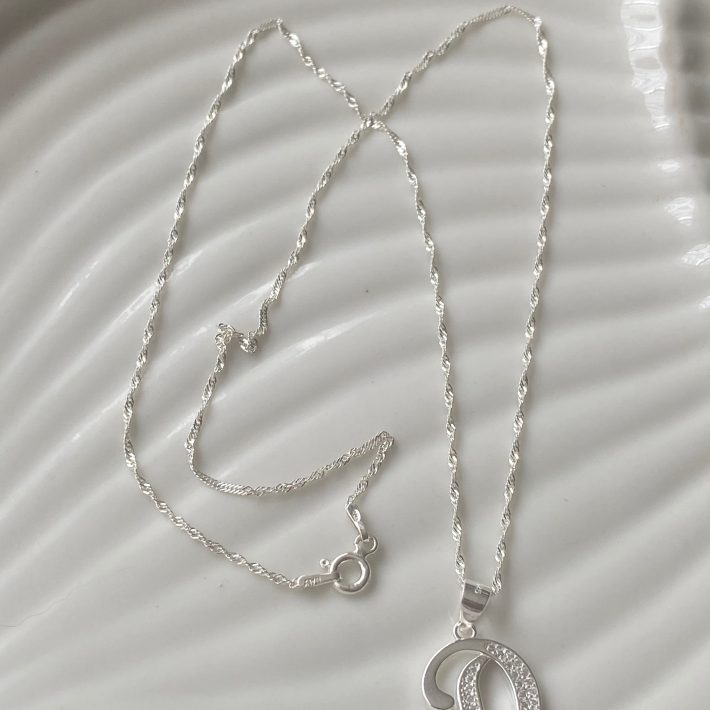 LETRA D CON MICROCIRCONES